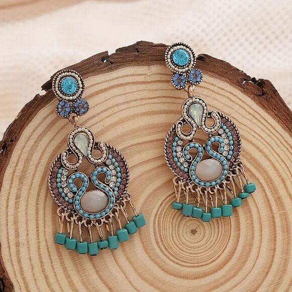 Elegant Turquoise and Gold Earrings - Picture 1 of 8